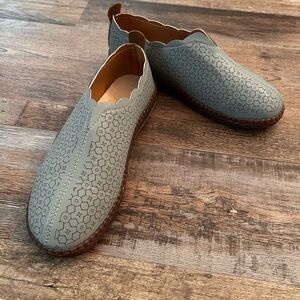 Gray Patterned Women’s Slip-on Shoes